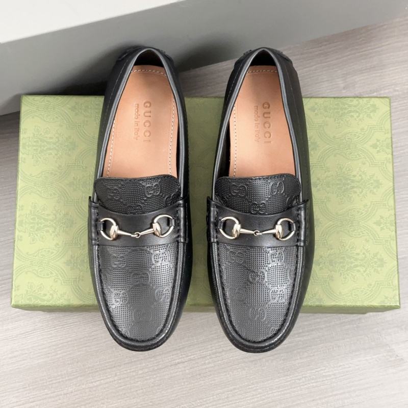 G*u*i leather shoes